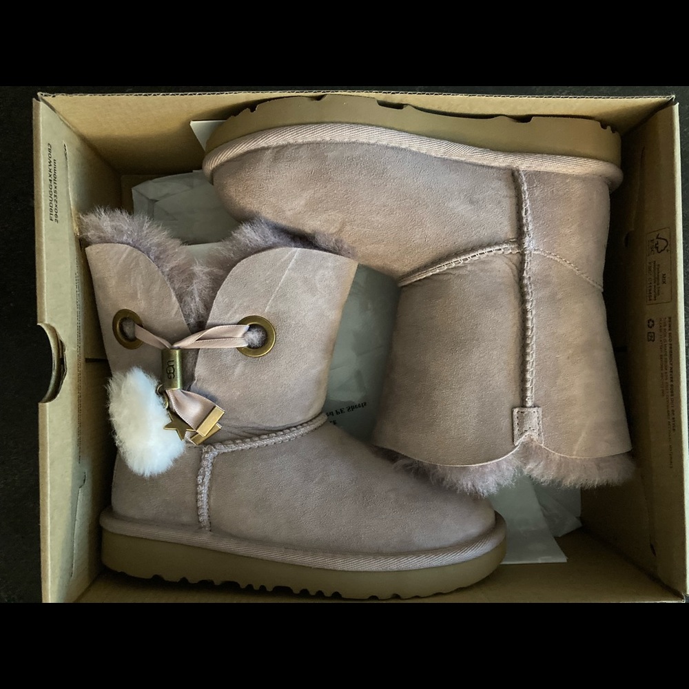NIB UGG IRINA STAR CHARM - Size 13 (Kids)